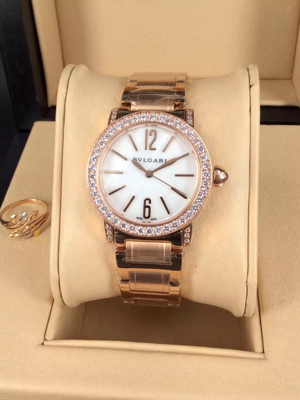 ブルガリ時計正面デザイン